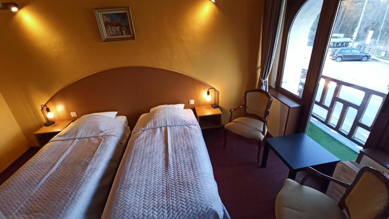 Le Hotel